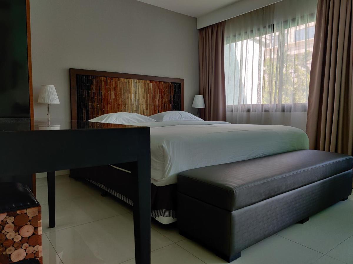 Check In Saladaeng (Adults Only) Banguecoque Exterior foto